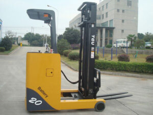 Nơi Bán Xe Nâng Điện Đứng Lái Cũ Giá Tốt Tại TP HCM